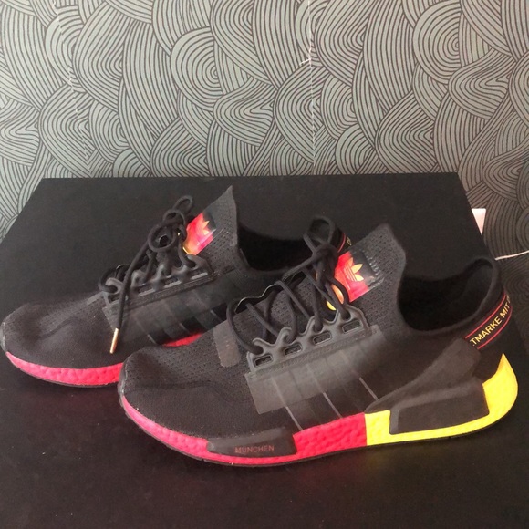 Adidas shoes - Picture 2 of 7